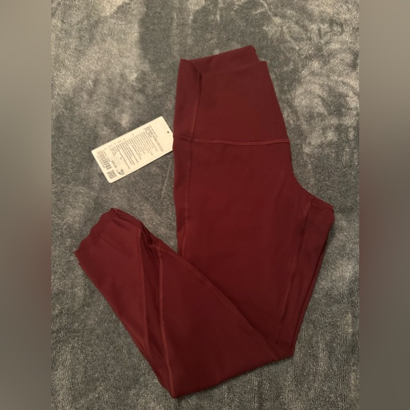 Lululemon Wonder Under crop leggings. - Picture 2 of 2